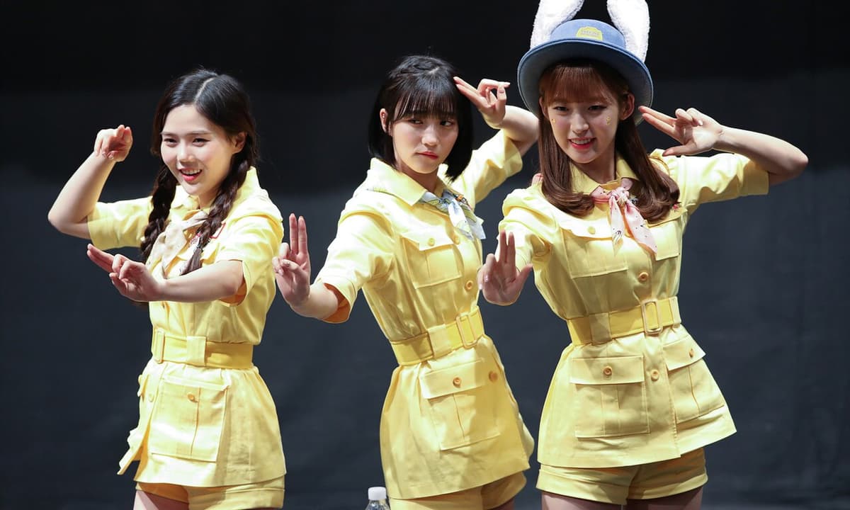 OH MY GIRL BANHANA