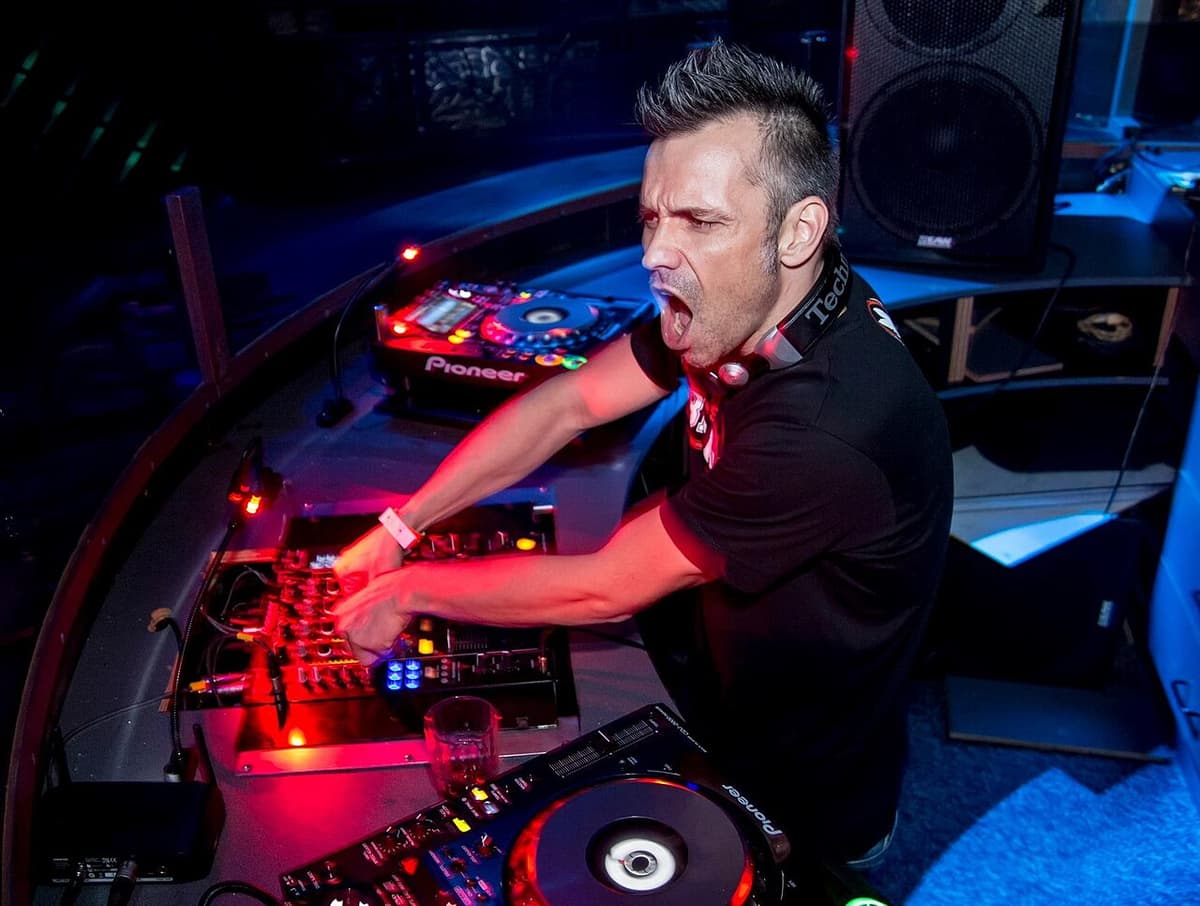 Noize Suppressor