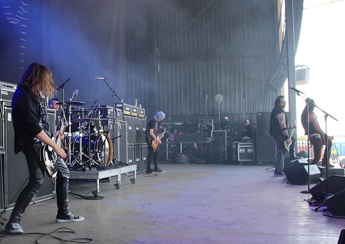 Bang Tango