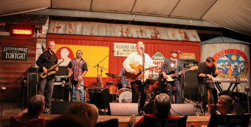 Shinyribs