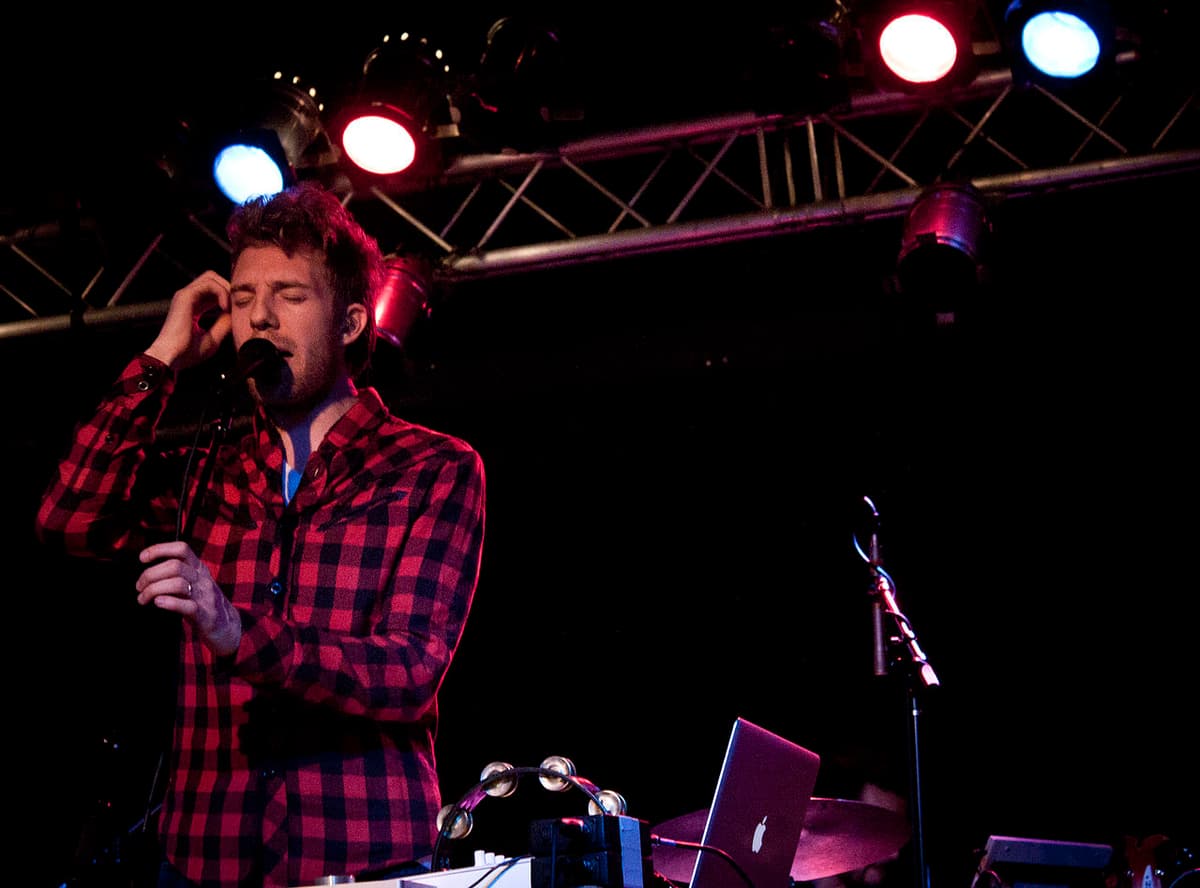 Andrew Belle