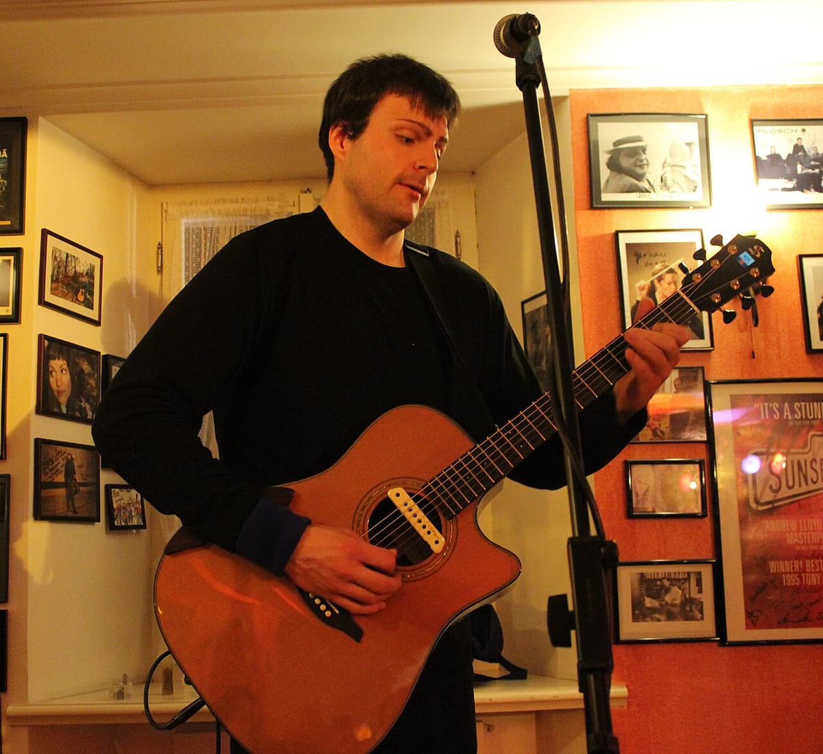 Ewan Dobson