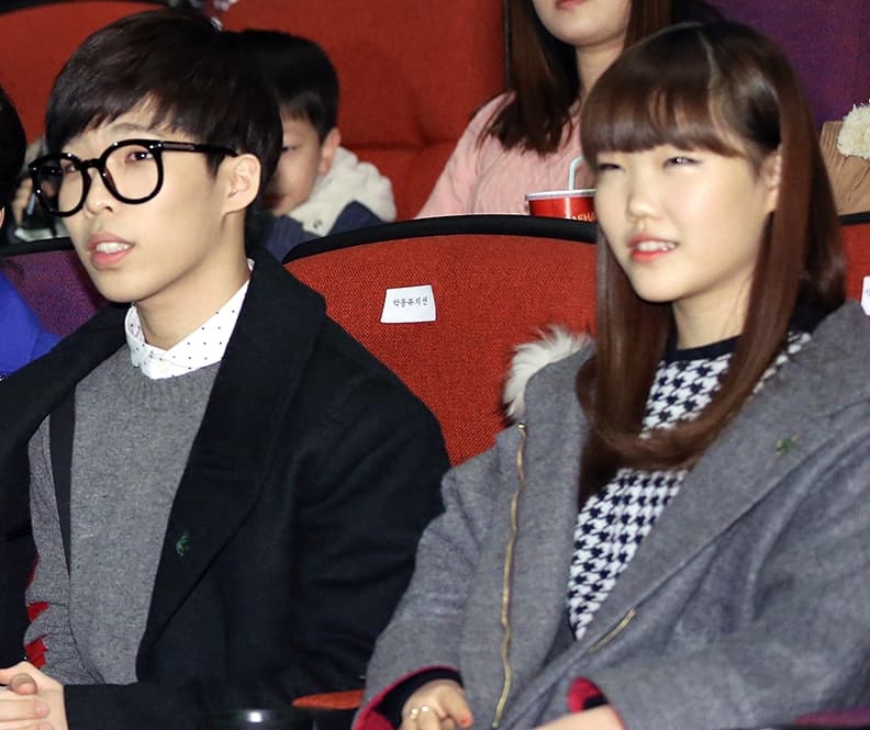 AKMU