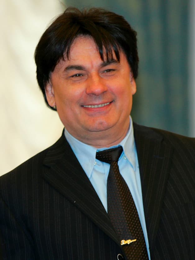 Александр Серов