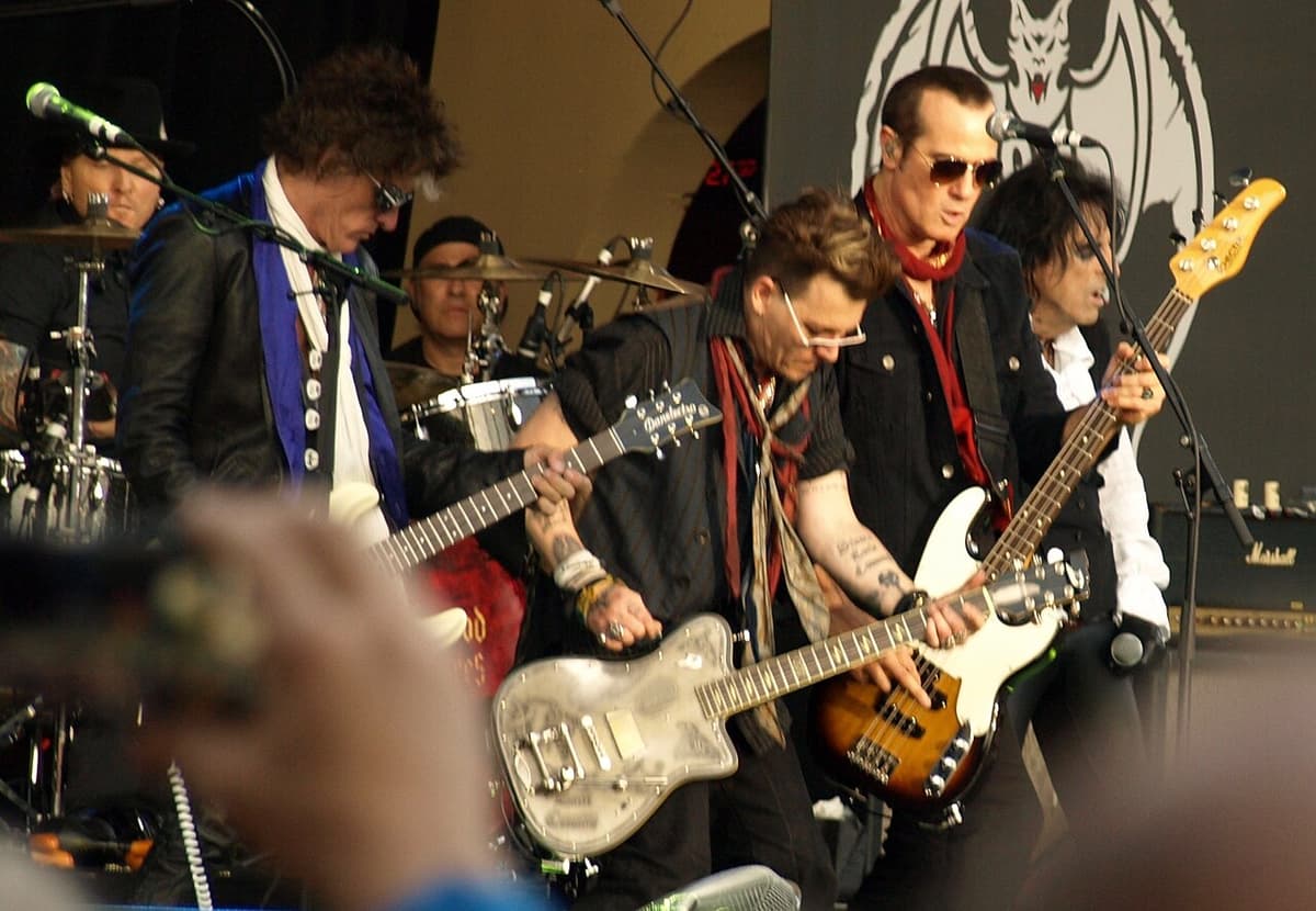 Hollywood Vampires
