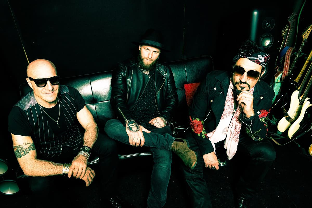 Supersonic Blues Machine