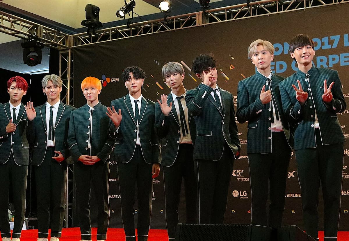 SF9
