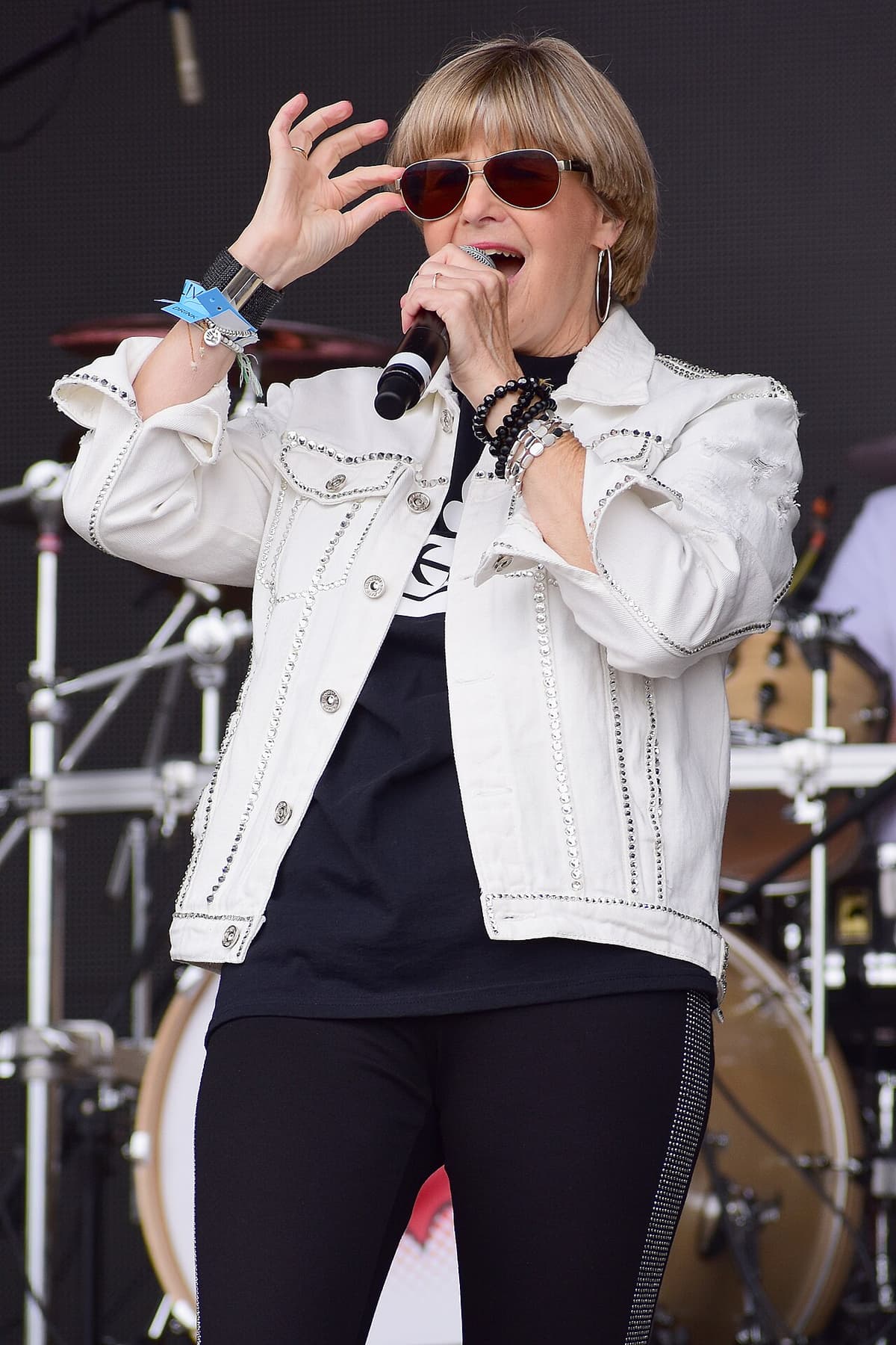 Hazell Dean