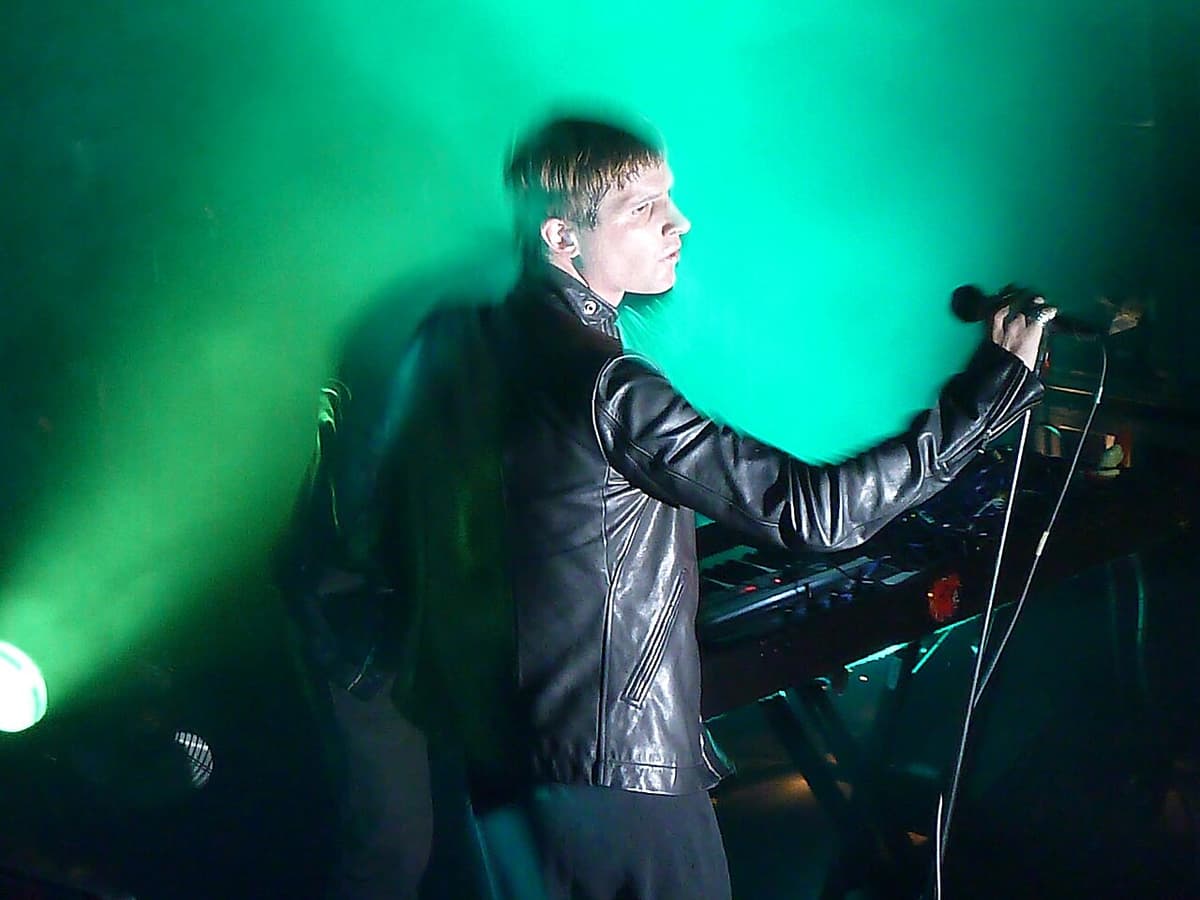 Cold Cave