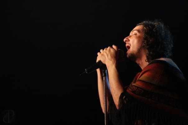 León Larregui